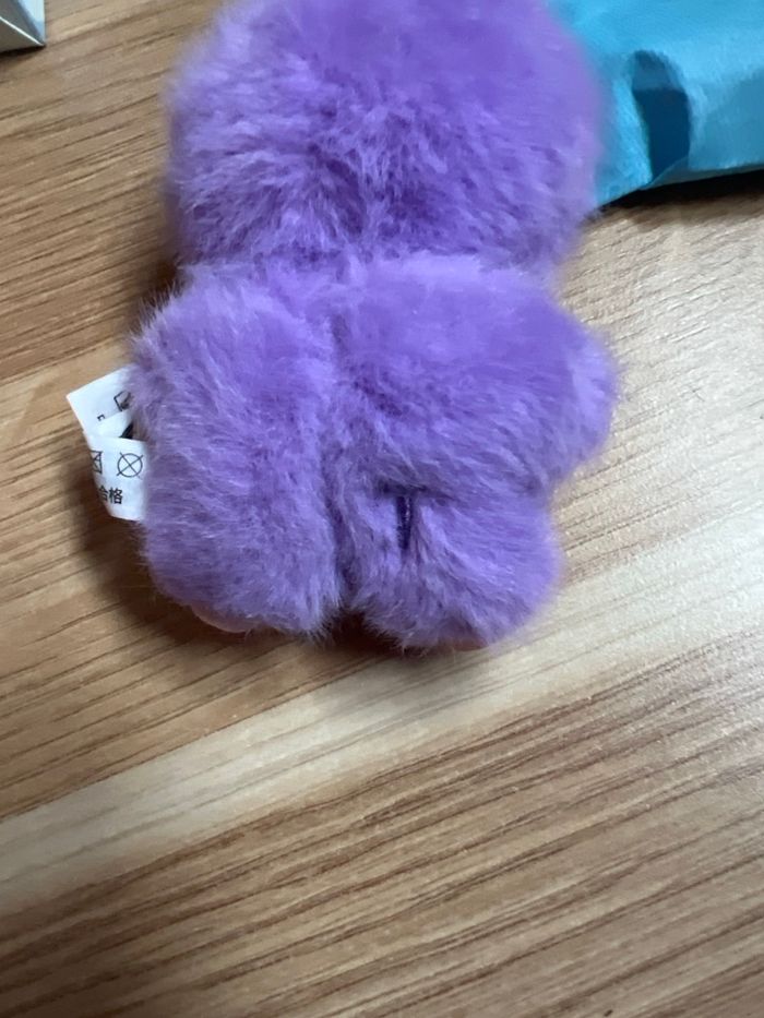 Labubu Pin for Love T - photo numéro 4