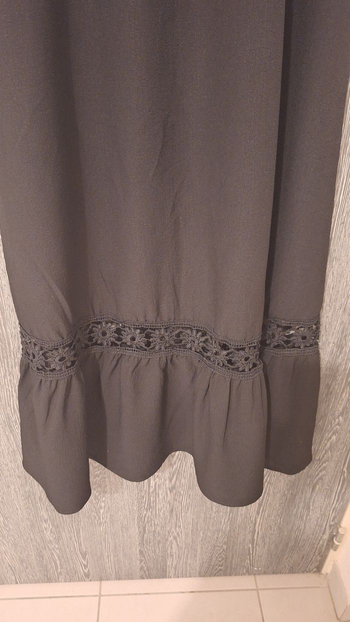 Robe longue à Bretelles noires en dentelle - photo numéro 5
