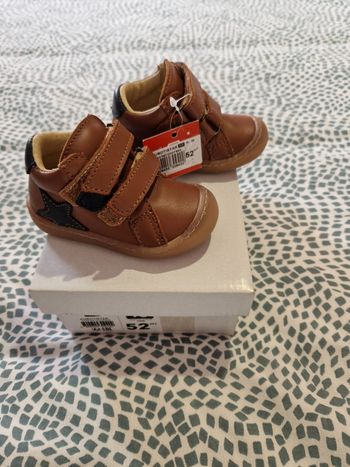 Chaussures bébé " du pareil...au même"