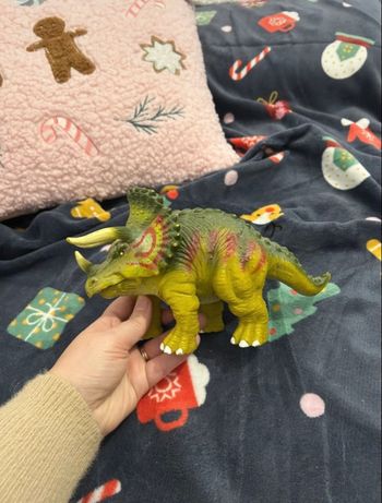 Dinosaure triceratops jouet
