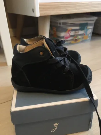 Chaussures bébé jacadi bleues marine taille 19 Neuves