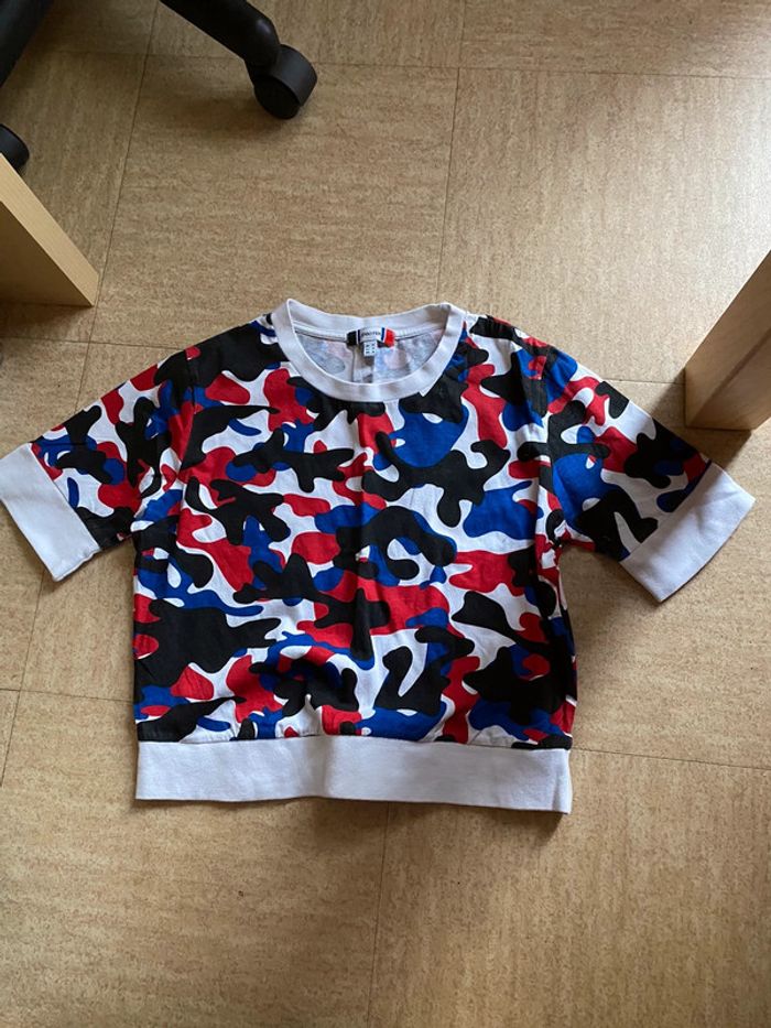 Tee shirt