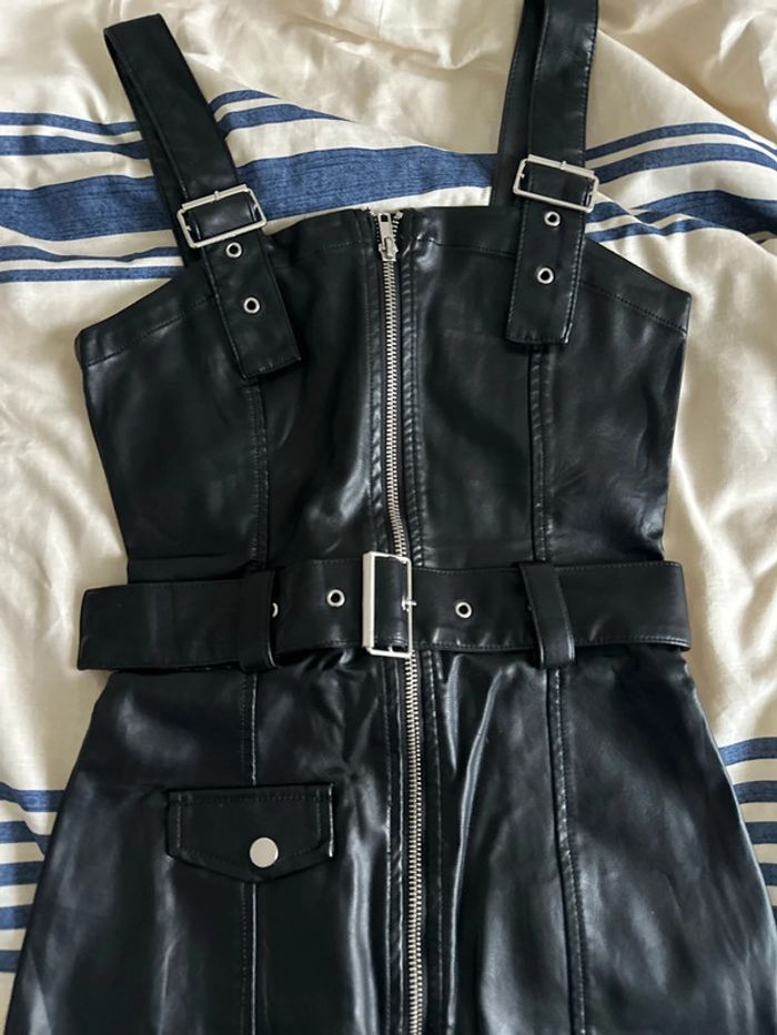 Robe en similicuir t34 - photo numéro 2