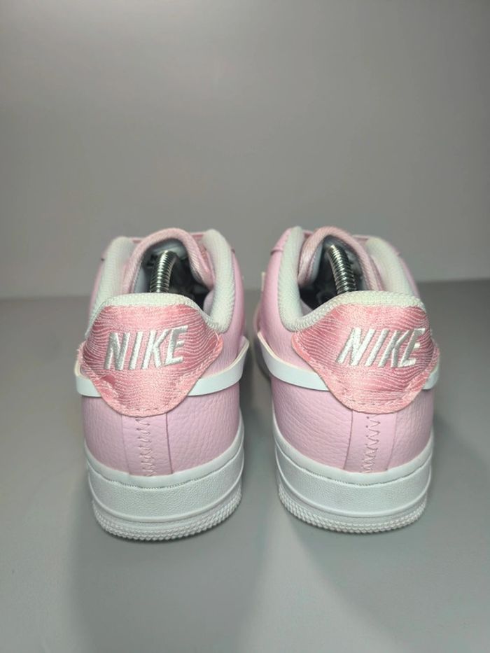 Baskets Nike air force one lx foam rose pointure 38.5 neuves sans boîte - photo numéro 7