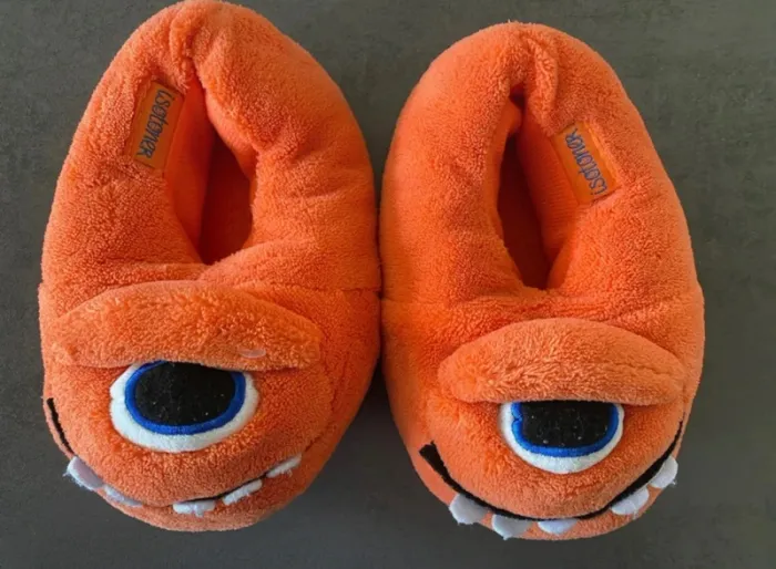 Chaussons monstre orange taille 29/30 Kiabi - photo numéro 2