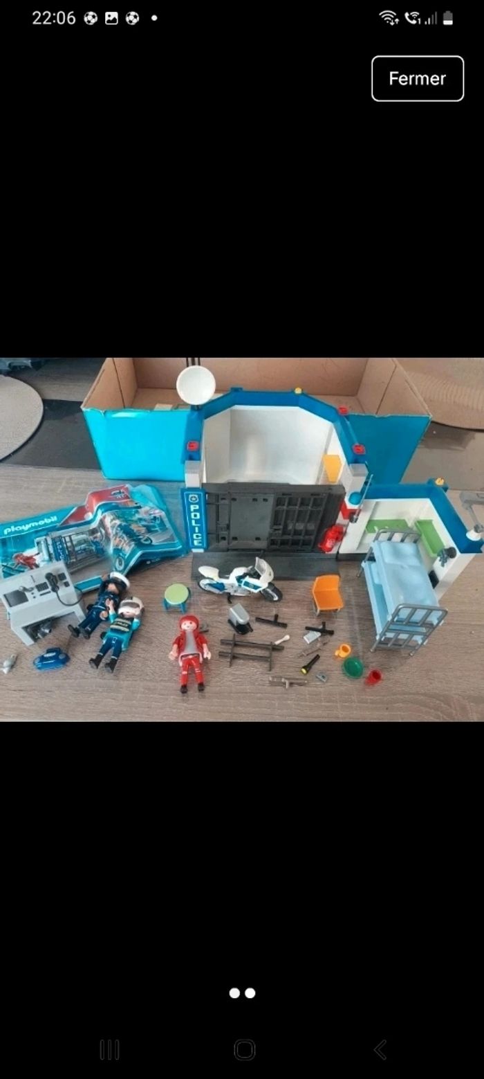 Commissariat de police playmobil