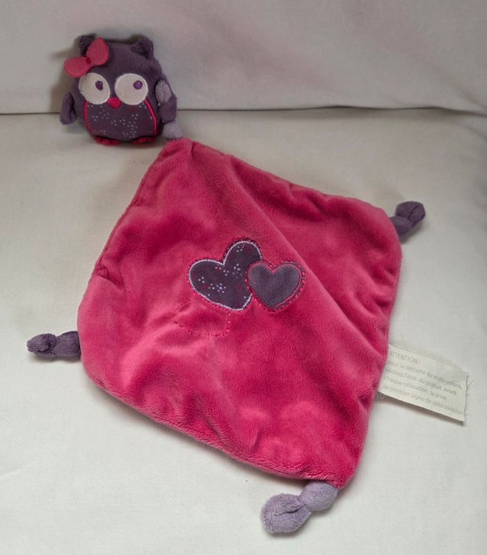 Doudou chouette mauve avec mouchoir fushia - Coeurs - Kimbaloo