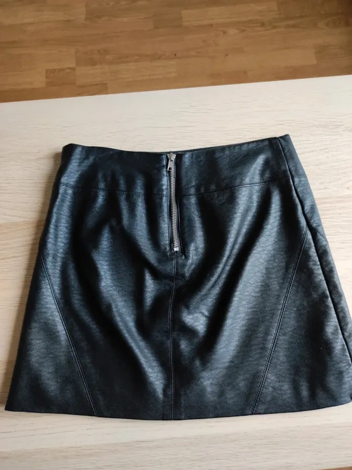 Mini jupe simili cuir H&M XS - photo numéro 4