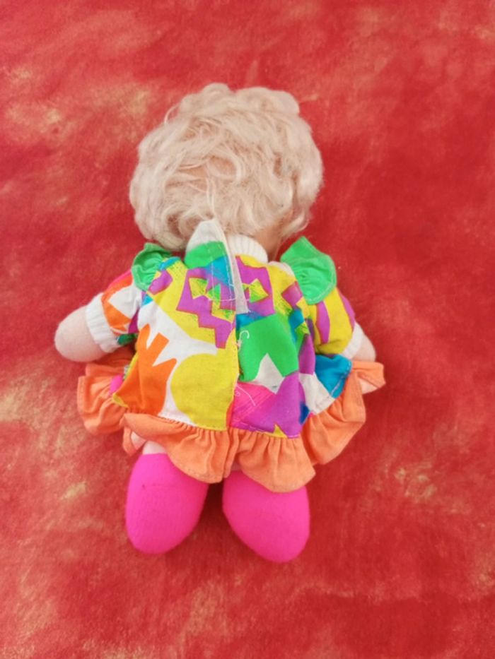 Poupée blonde vintage, yeux dormeurs avec robe - photo numéro 4