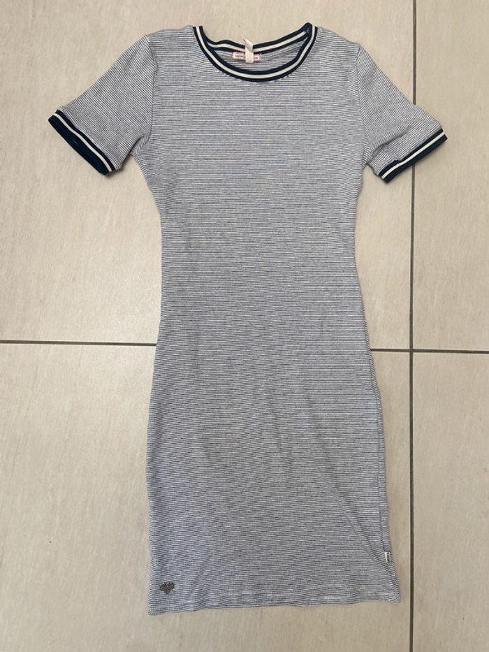 Robe à rayure/ligne