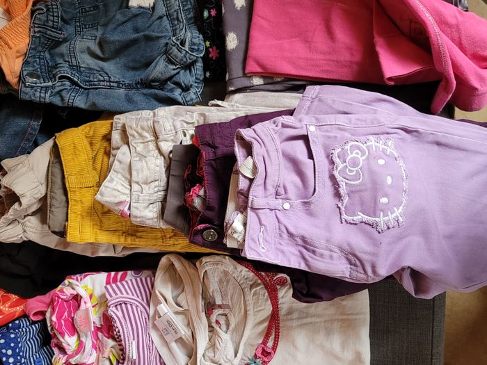 Beau lot de 43 vêtements fille 8 ans vertbaudet, okaïdi, Marese... - photo numéro 8