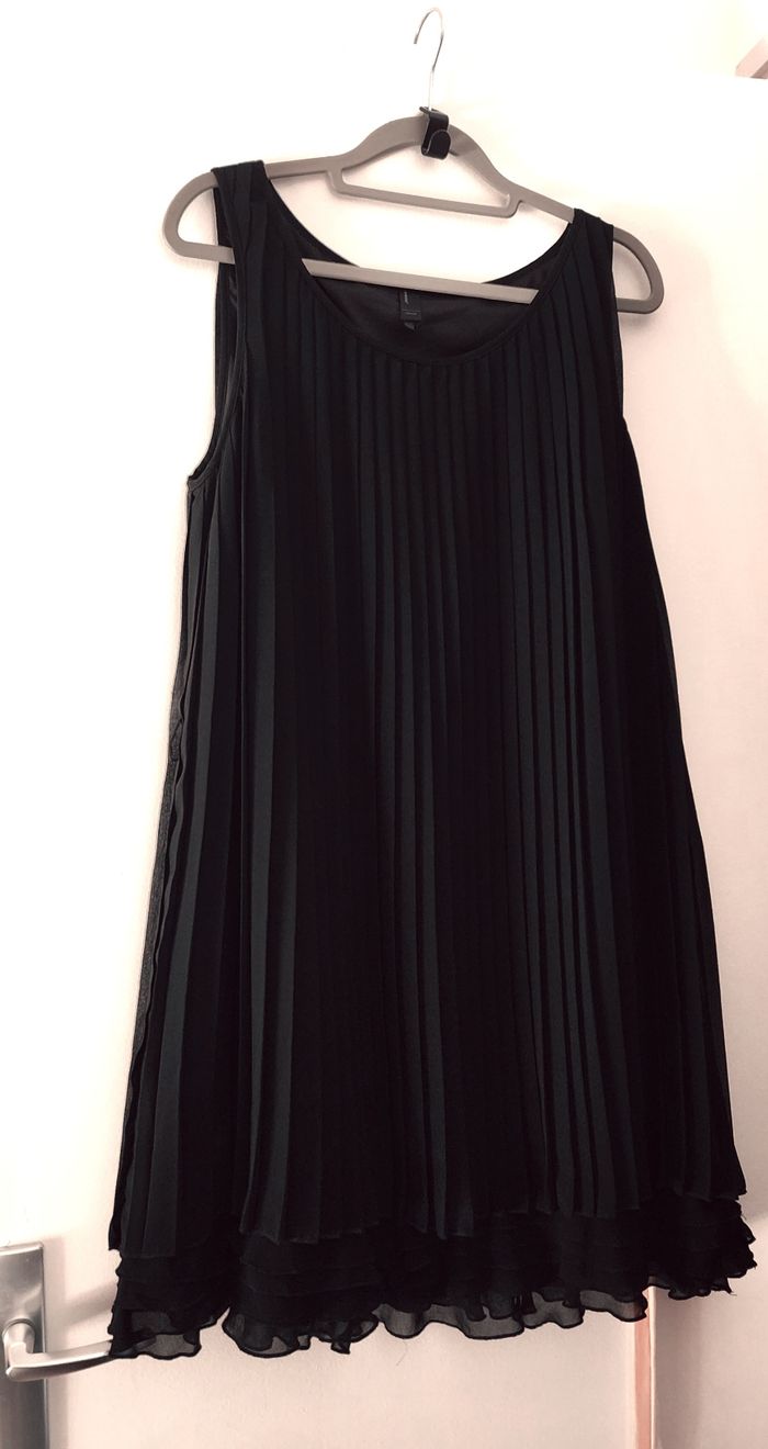 Robe noire VERO MODA comme neuve  38 40 - photo numéro 4