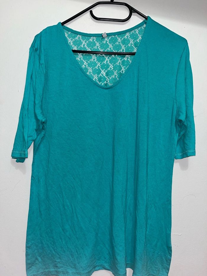T-shirt taille 42 - photo numéro 4