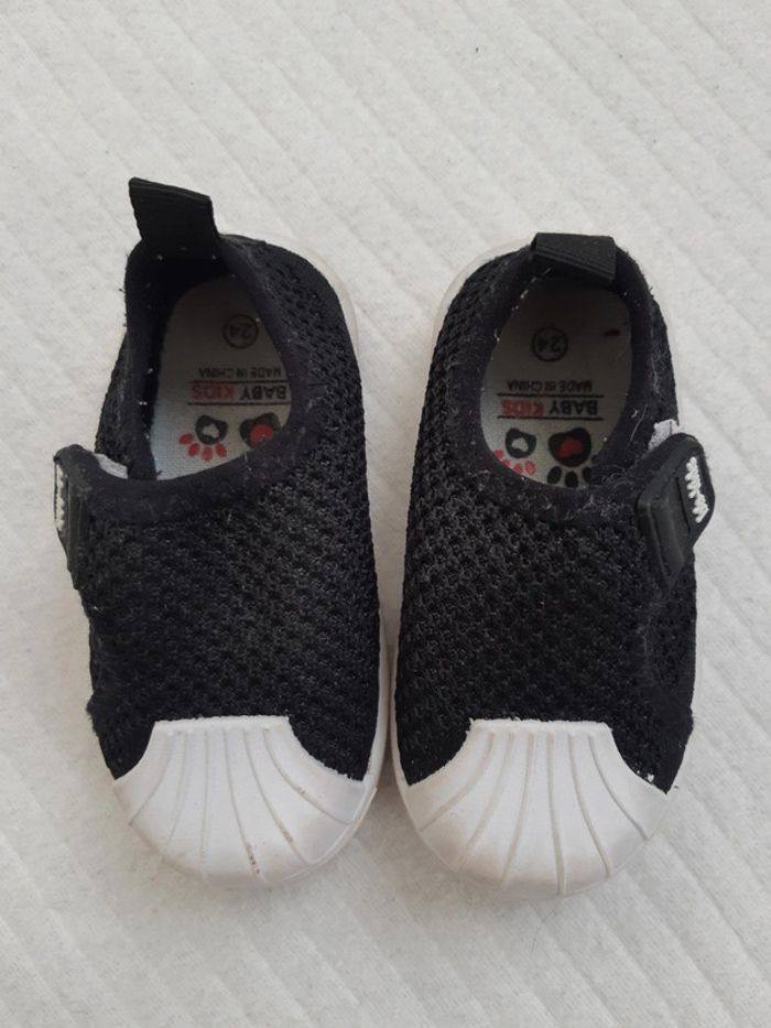 Chaussures mixte noire et blanche 23 - photo numéro 4
