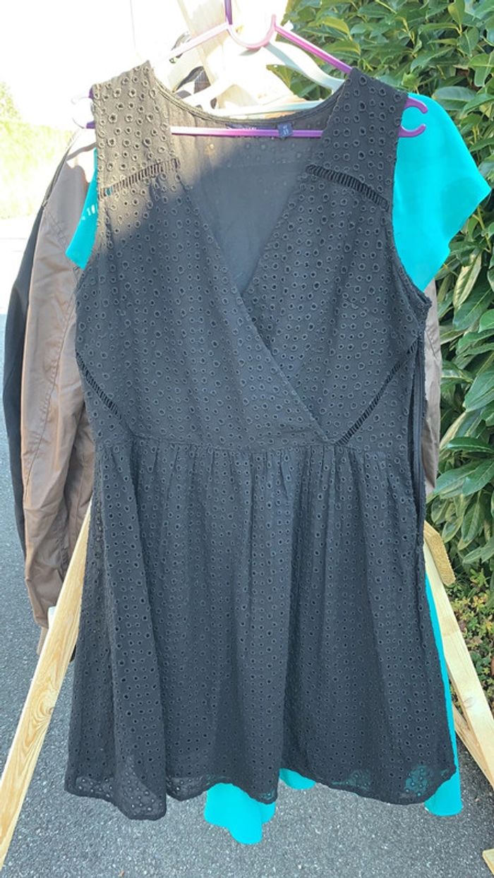 Robe noire cache cœur