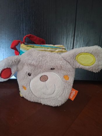 Petit livre tout doux en très bon état