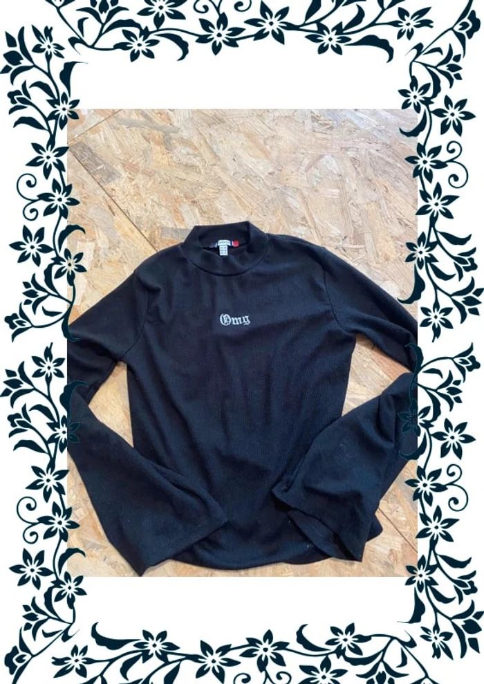 Haut Jennyfer taille M très tendance