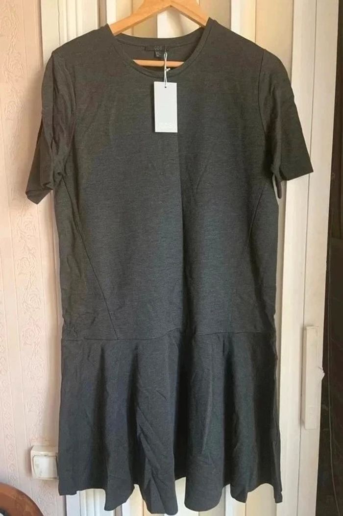Robe grise COS taille M neuve