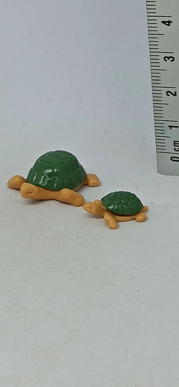 Tortue verte et marron avec bébé playmobil