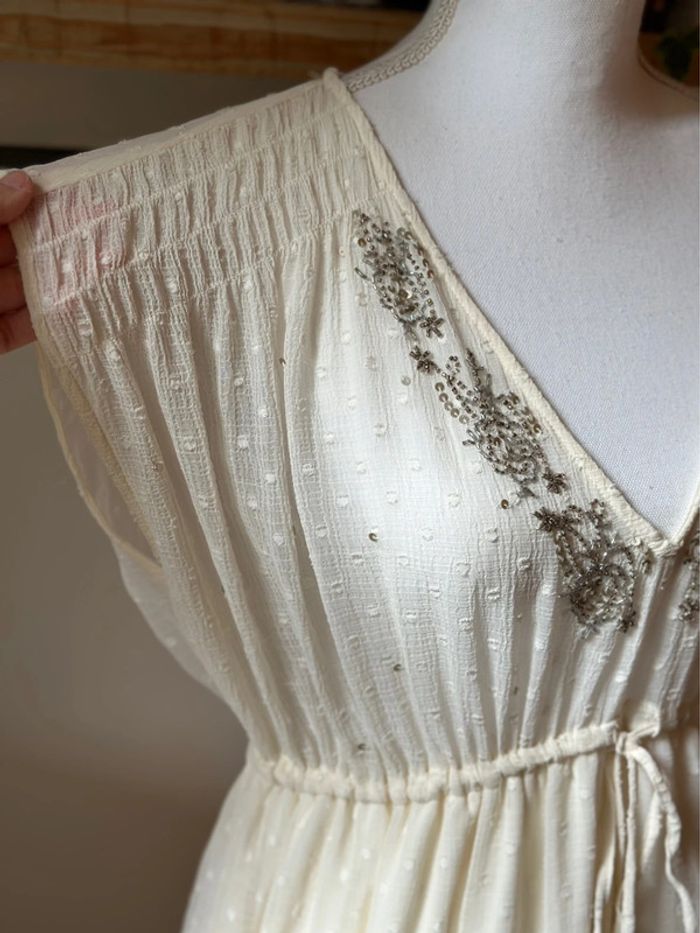 Robe d’été plumetis blanc crème détails sequins Zara taille M - photo numéro 4