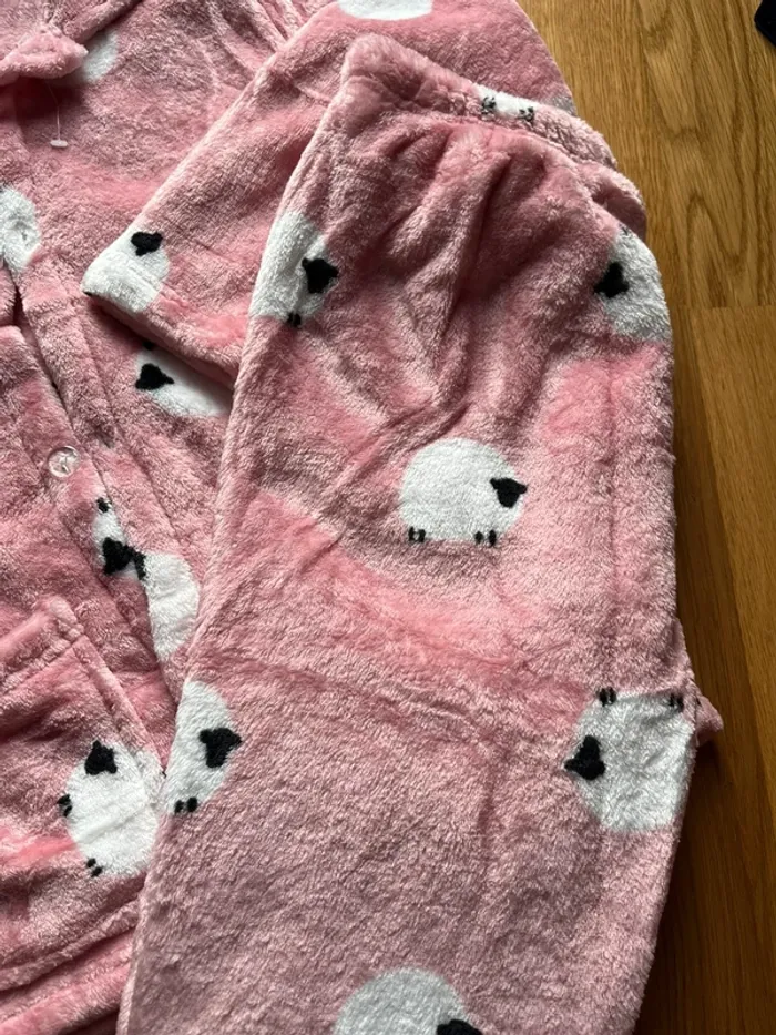 Pyjama neuf - photo numéro 2