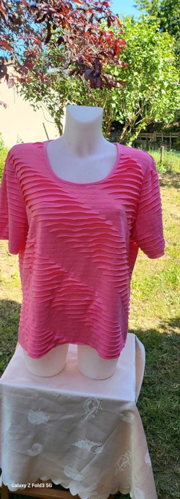 Jolie haut  Taille 4