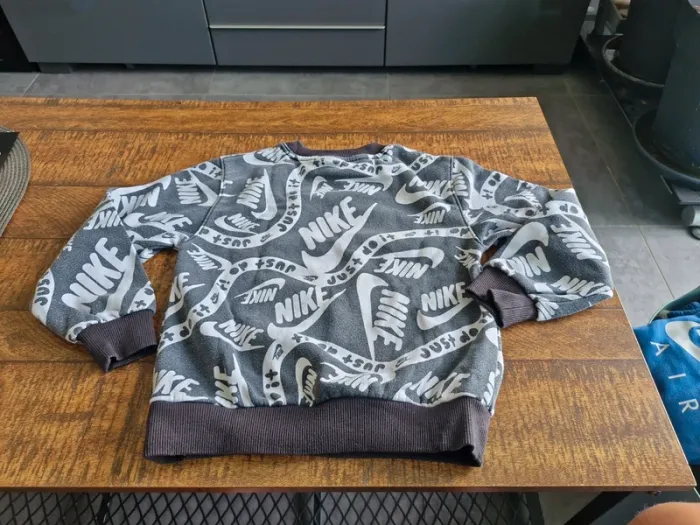 Sweat 5-6 ans - photo numéro 3