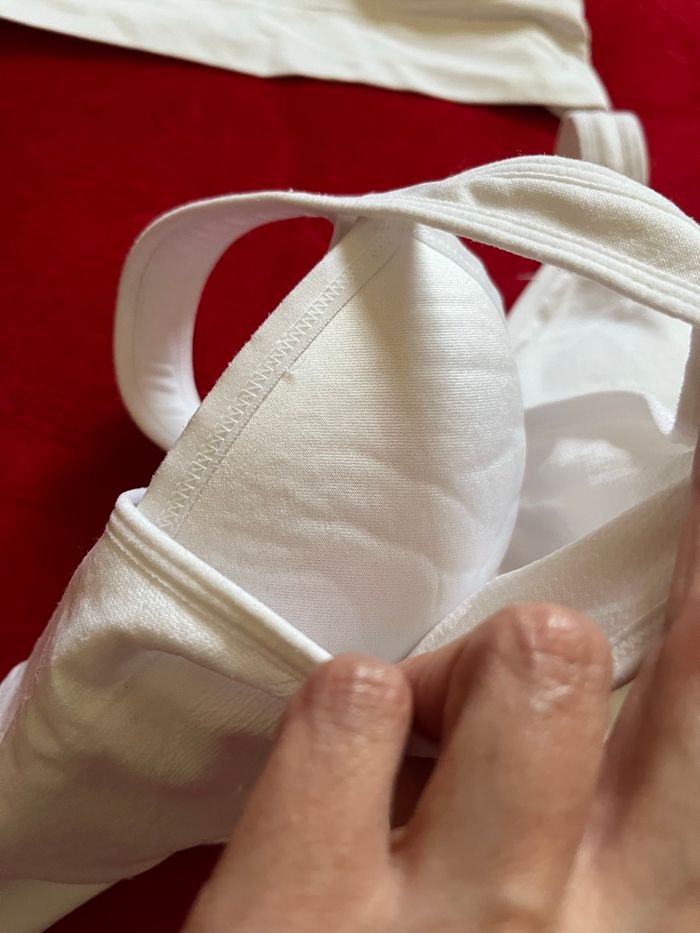 Lot 2 brassières Taille 36 Neuf - photo numéro 4