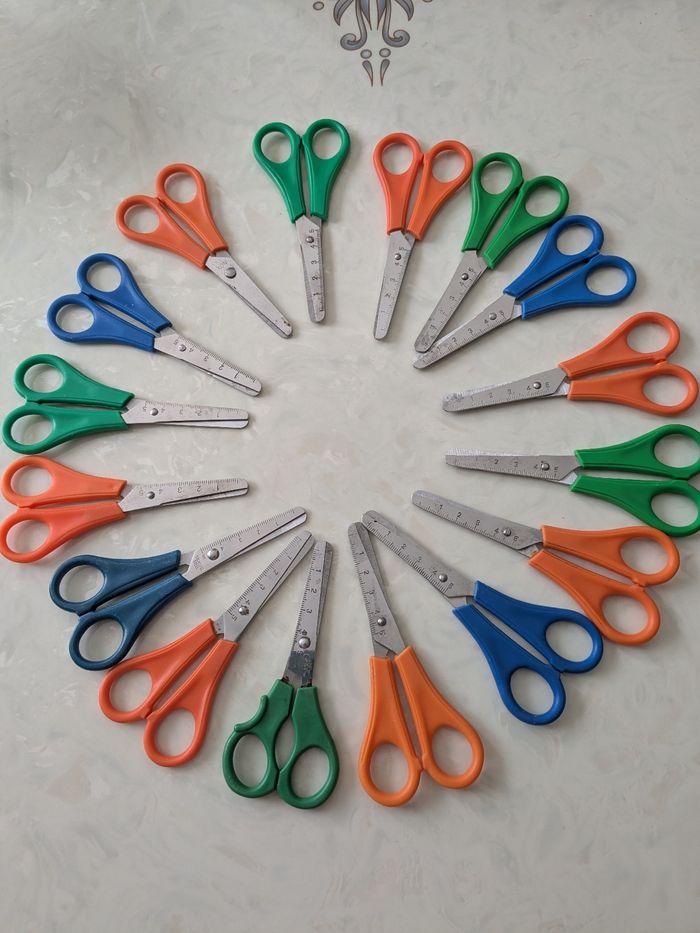 Lot de 10 paires de ciseaux enfants inox à bouts ronds. - photo numéro 2