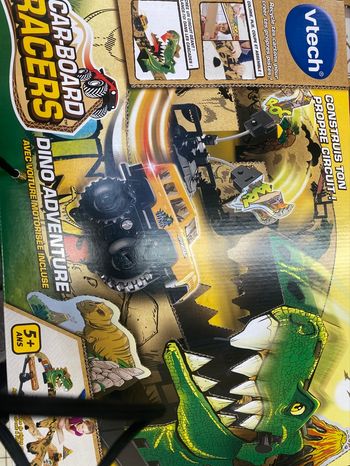 circuit de voitures Dino Adventure circuit de voitures Dino Adventure