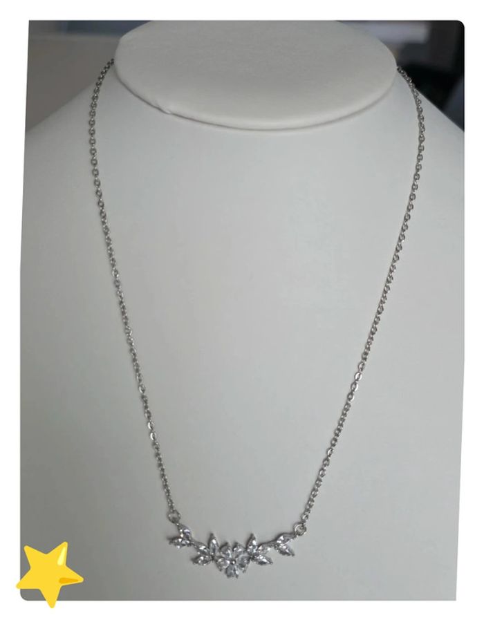 Collier maille jaseron avec pendentif fleurs en pierre d'ornement - photo numéro 2