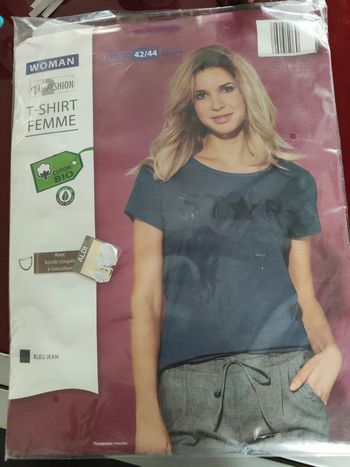 Tee-shirt 42/44 neuf