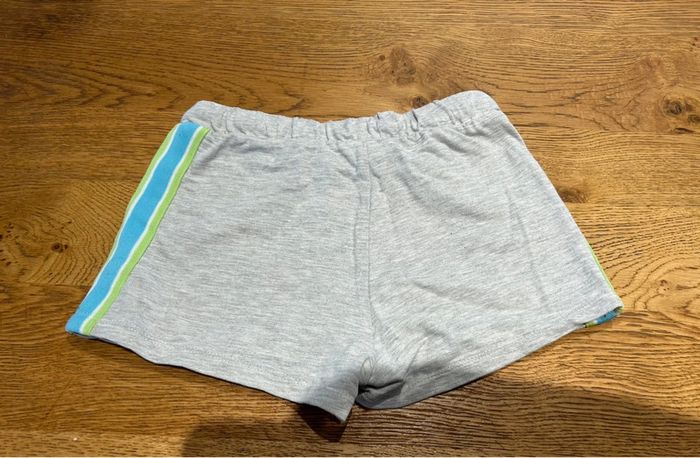 Short gris - photo numéro 2