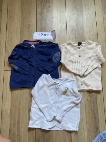 Lot gilets 12 mois