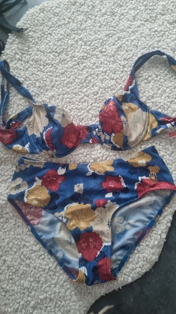 Ensemble maillot Triumph 2 pièces culotte mi-haute parfait état 42 xl