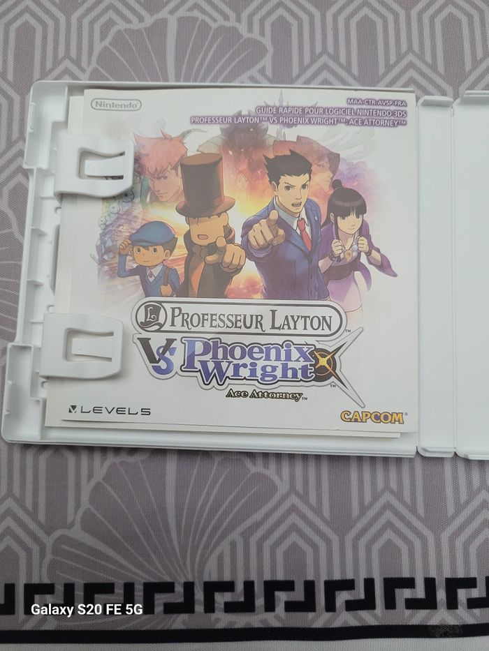 Professeur layton vs Phoenix Wright - photo numéro 2