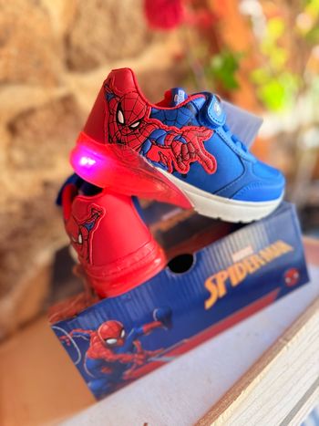 Basket Spiderman lumineux 