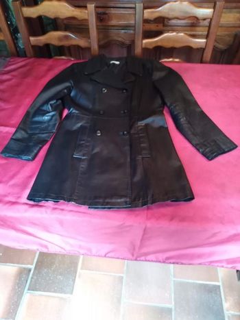 Manteau noir en cuir taille 38