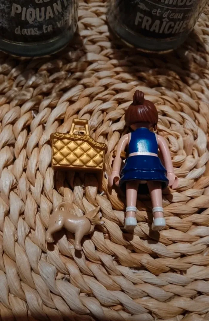 Fille et chien "playmobil" - photo numéro 2