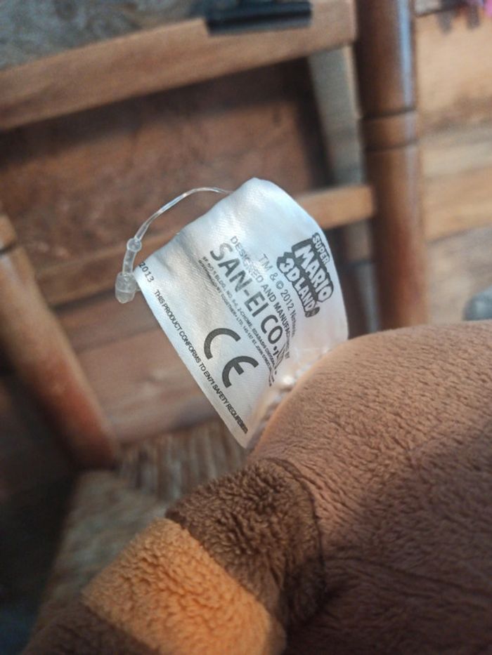 Peluche Super Mario raton laveur tbe - photo numéro 4