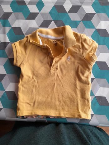 polo 9mois moutarde Kiabi très bon état