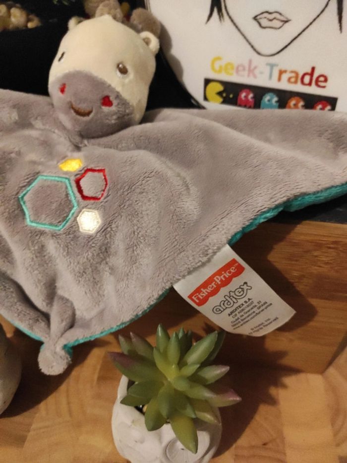 Doudou Girafe Cheval Fisher Price Arditex Gris Mouchoir Plat #geektradedoudou - photo numéro 3