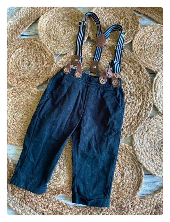Pantalon avec bretelles neuf 🐒 6 mois