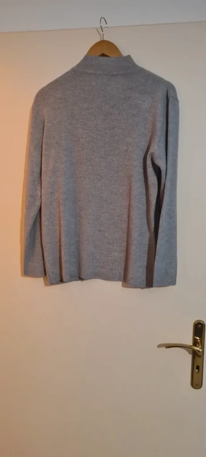 Pull col montant gris Damart - photo numéro 5