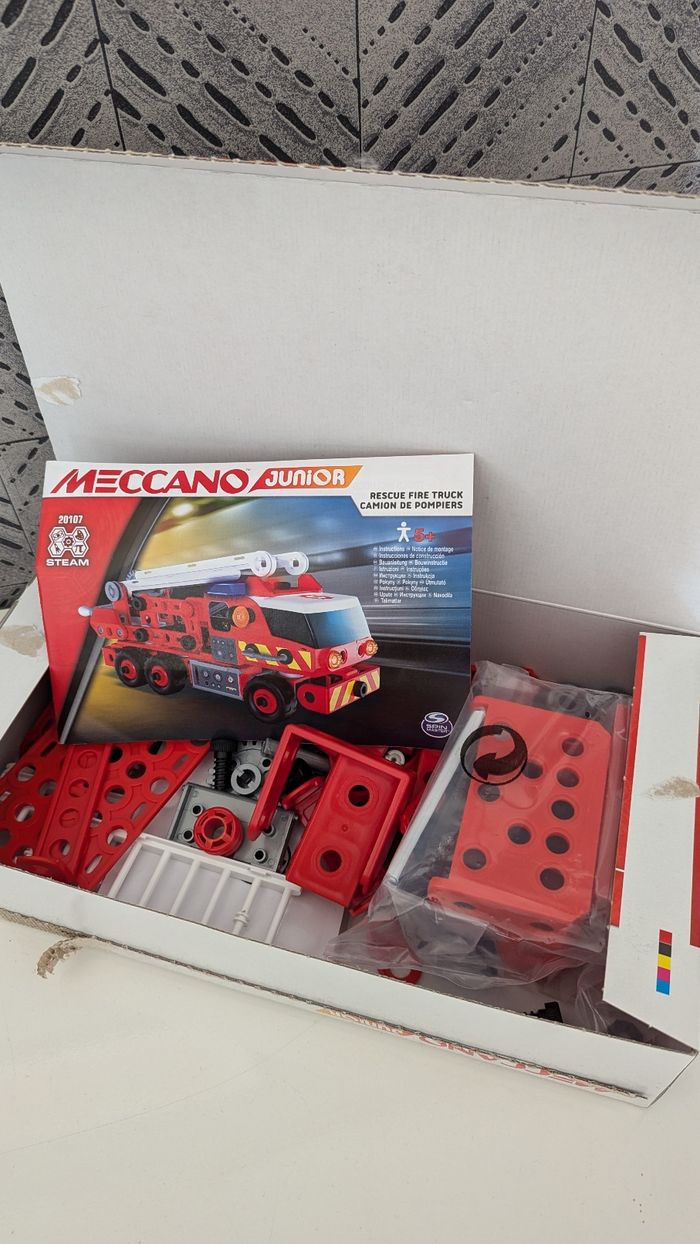 Meccano camion pompiers jeu construction