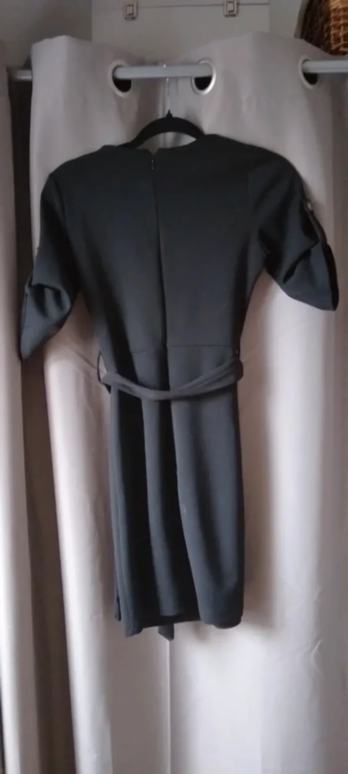 Robe noire - photo numéro 3