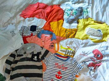 Gros lot t-shirt manches longues et courtes 18 mois