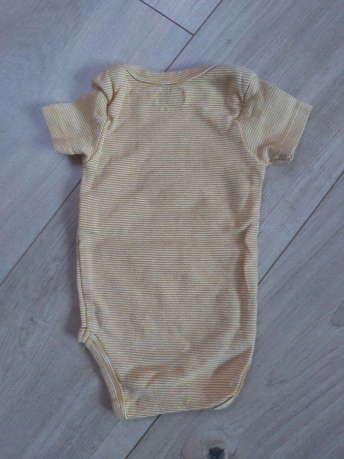 Lot de 3 bodies manches courtes mixte garçon/fille Kiabi 3 mois comme neuf (78) - photo numéro 10