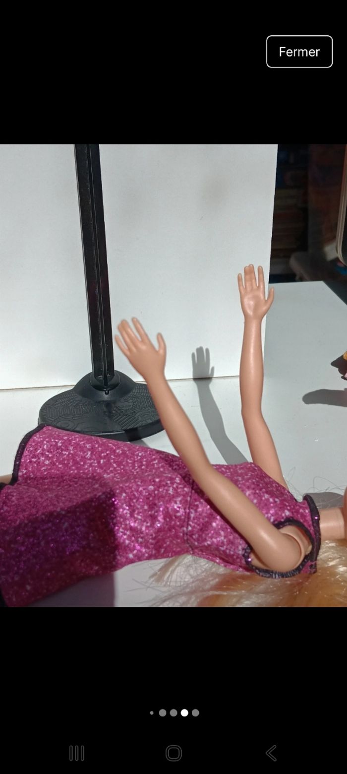 Poupée barbie mattel ensemble rose a paillettes tête 2013 corp 2015 
Poupée et ensemble compris - photo numéro 7