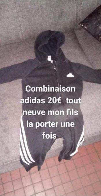 Neuve sans étiquette portée une fois également
